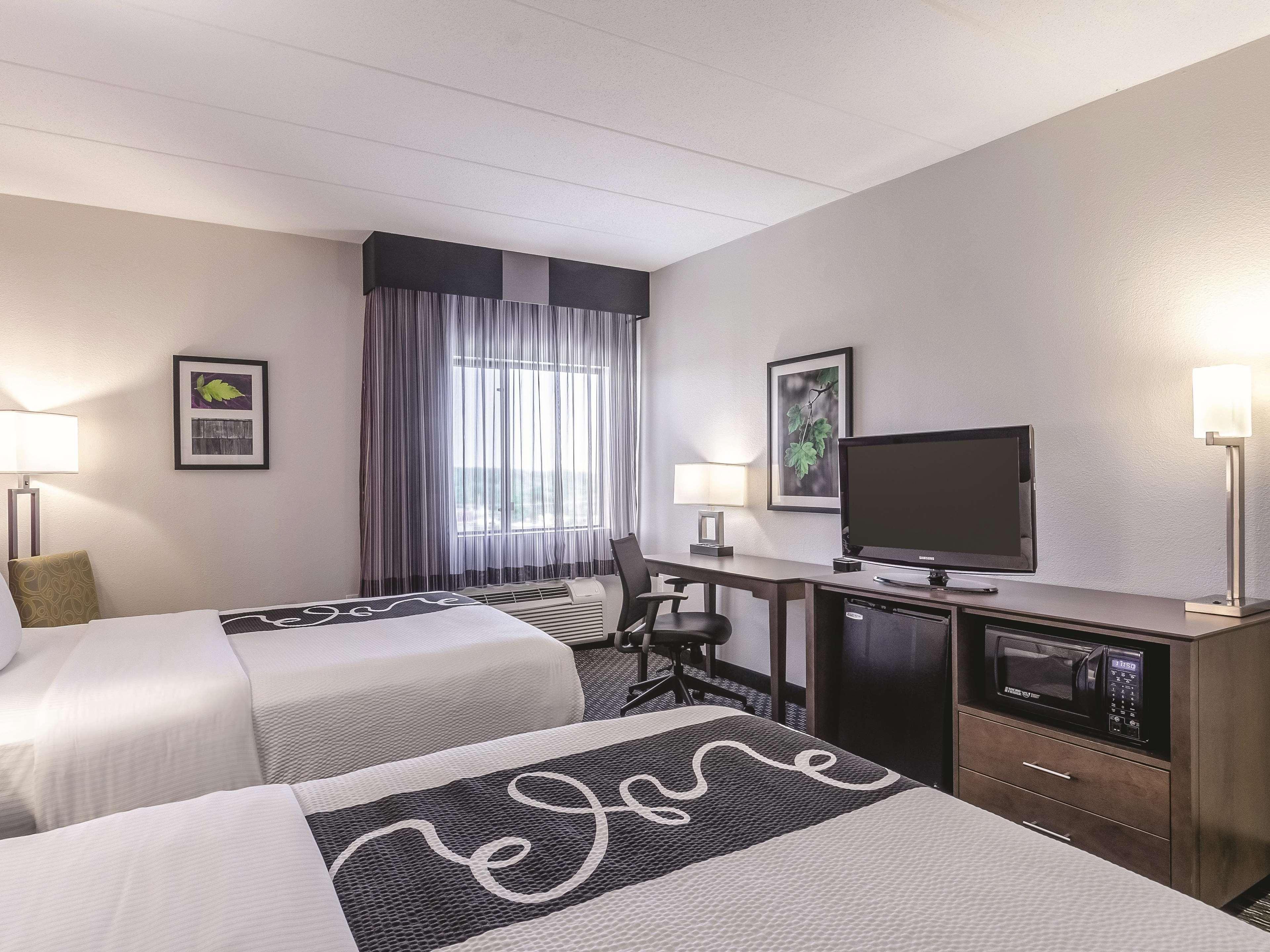 La Quinta By Wyndham Warwick Providence Airport Hotel Bagian luar foto