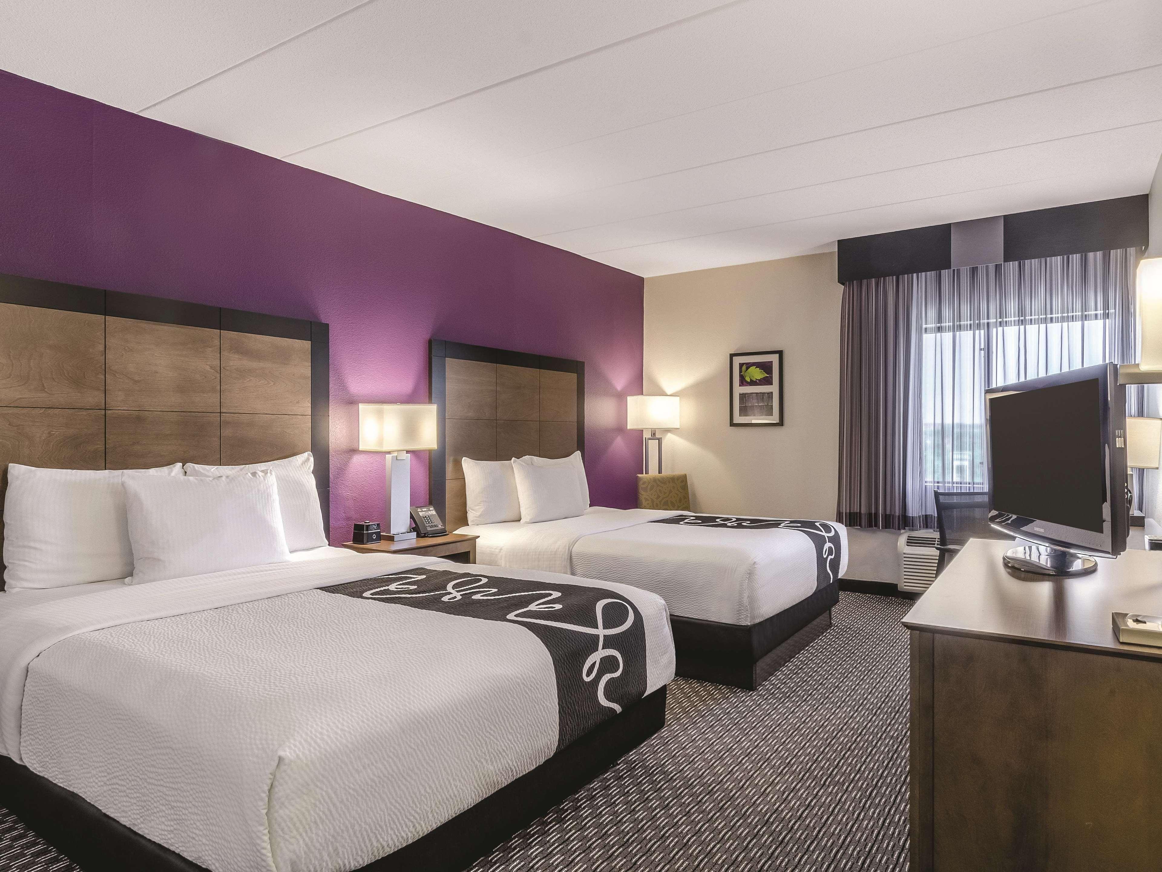La Quinta By Wyndham Warwick Providence Airport Hotel Bagian luar foto