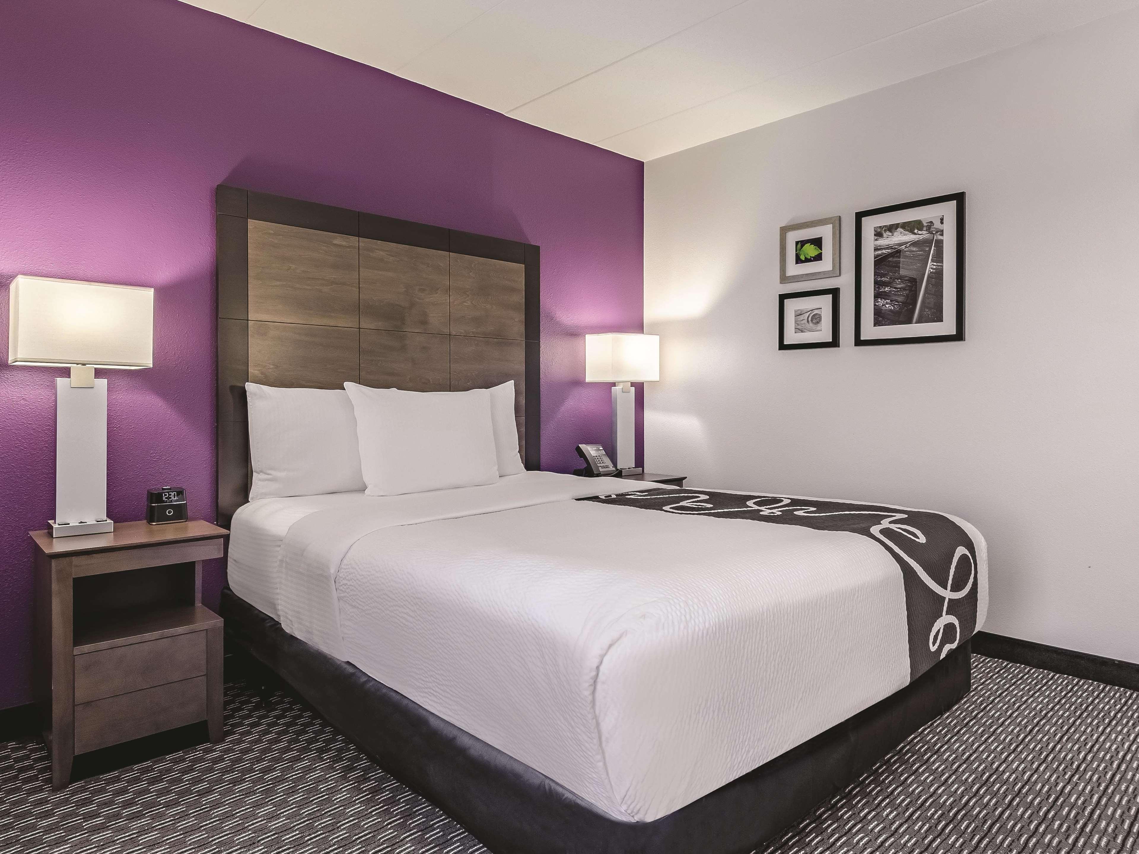 La Quinta By Wyndham Warwick Providence Airport Hotel Bagian luar foto