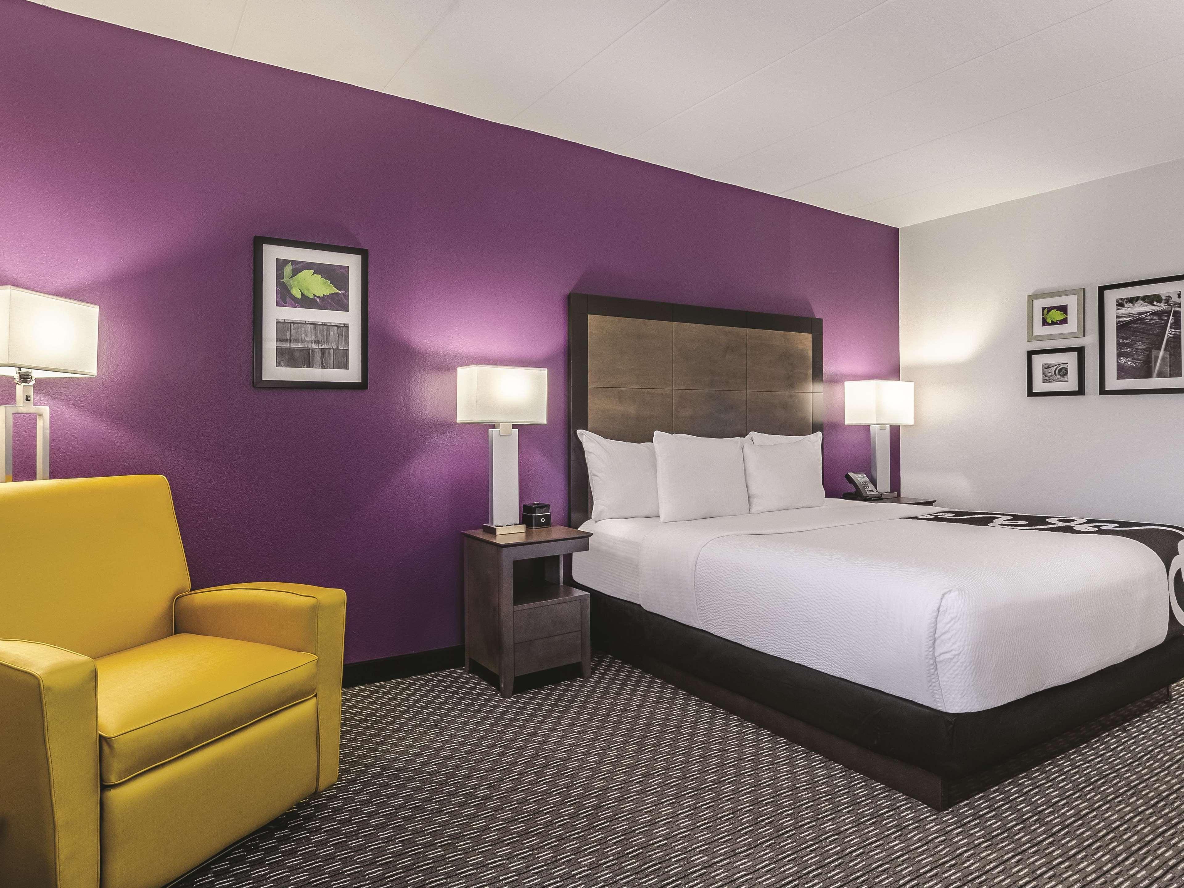 La Quinta By Wyndham Warwick Providence Airport Hotel Bagian luar foto