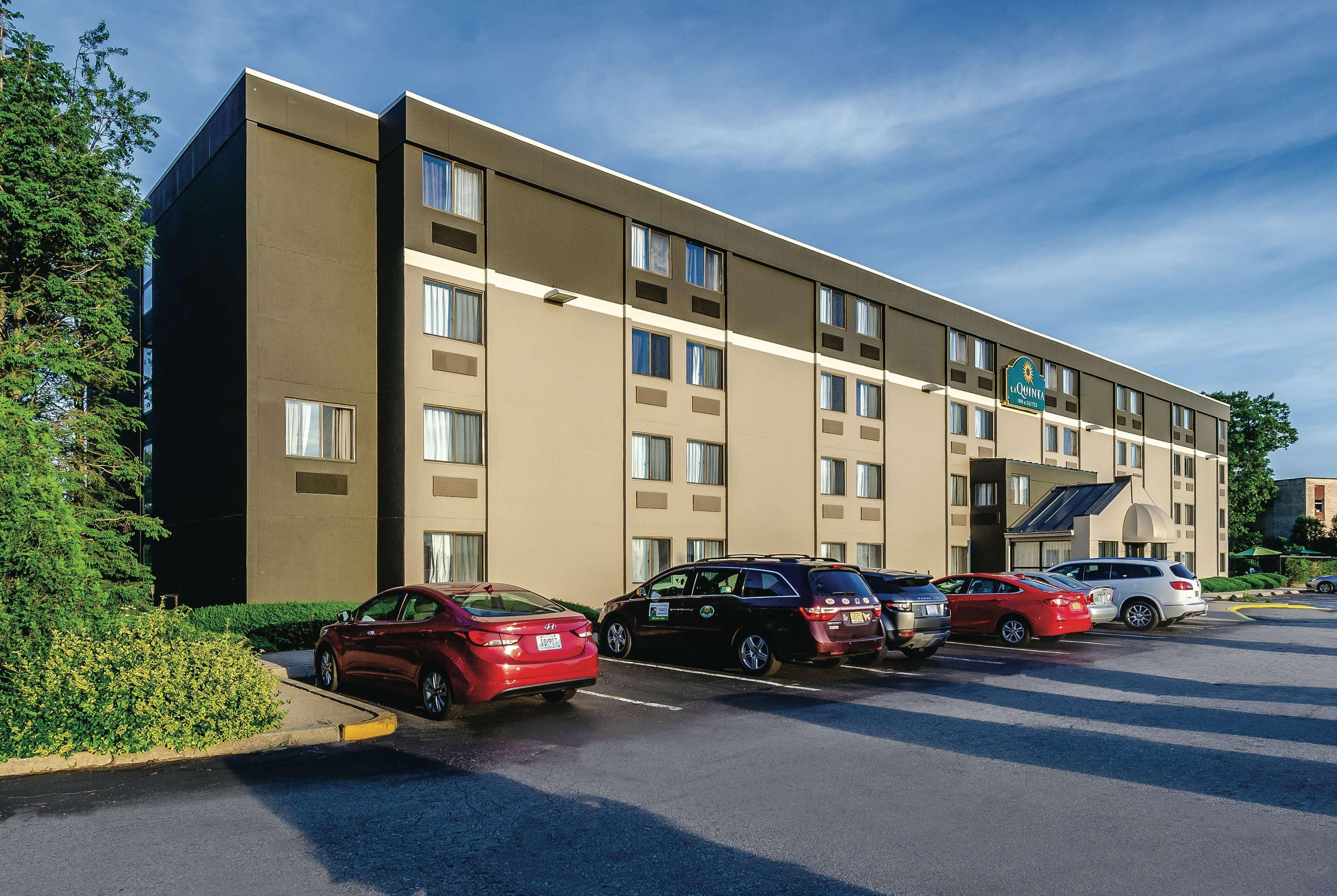La Quinta By Wyndham Warwick Providence Airport Hotel Bagian luar foto