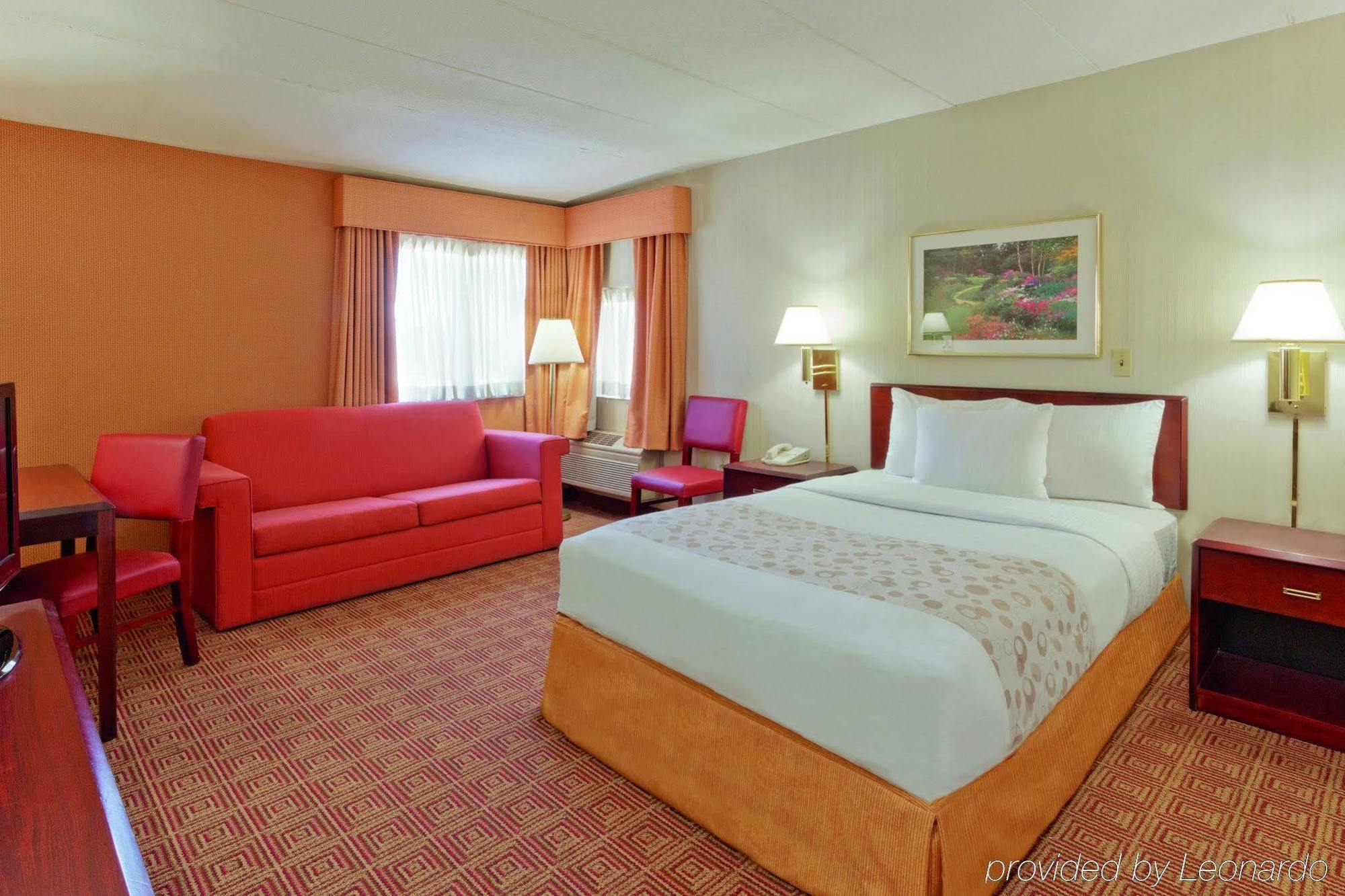 La Quinta By Wyndham Warwick Providence Airport Hotel Bagian luar foto