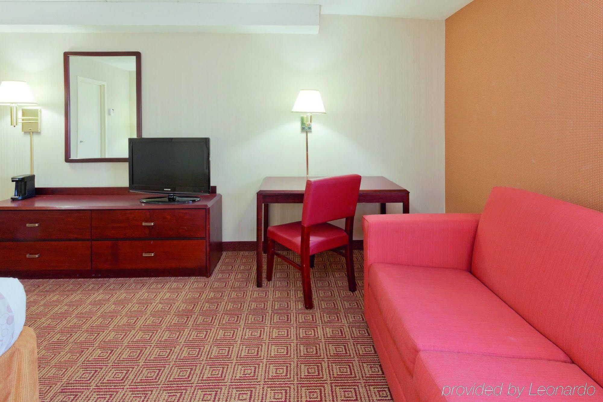 La Quinta By Wyndham Warwick Providence Airport Hotel Bagian luar foto