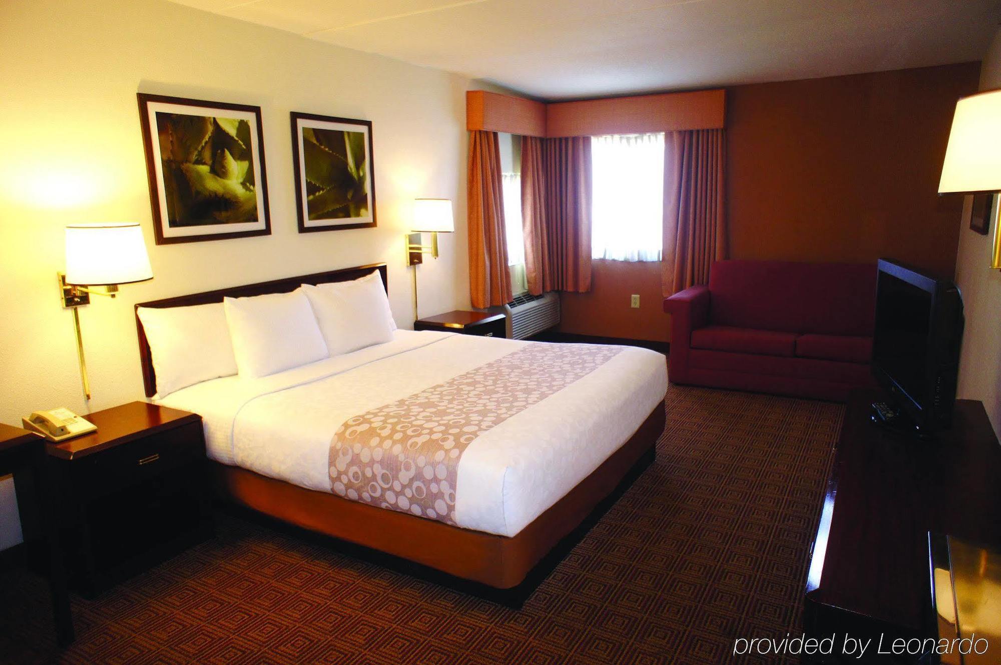 La Quinta By Wyndham Warwick Providence Airport Hotel Bagian luar foto