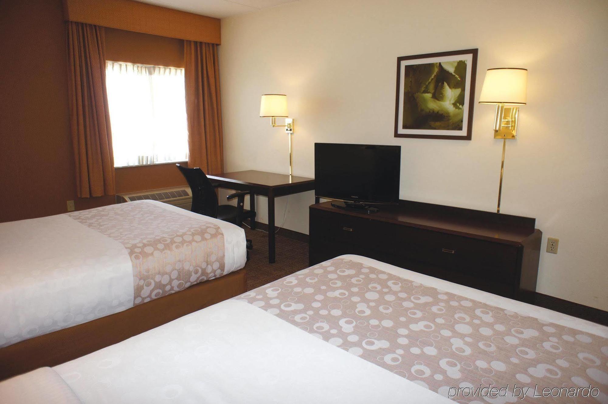 La Quinta By Wyndham Warwick Providence Airport Hotel Bagian luar foto