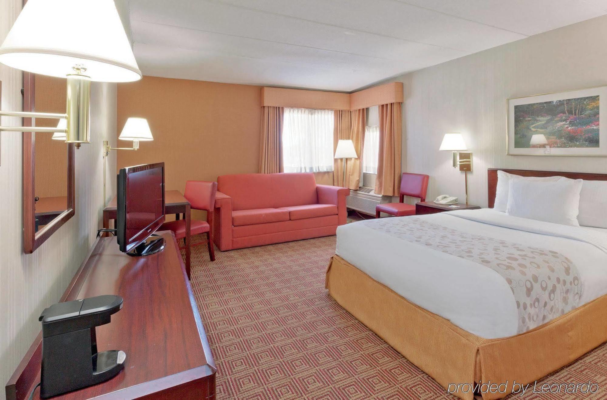 La Quinta By Wyndham Warwick Providence Airport Hotel Bagian luar foto
