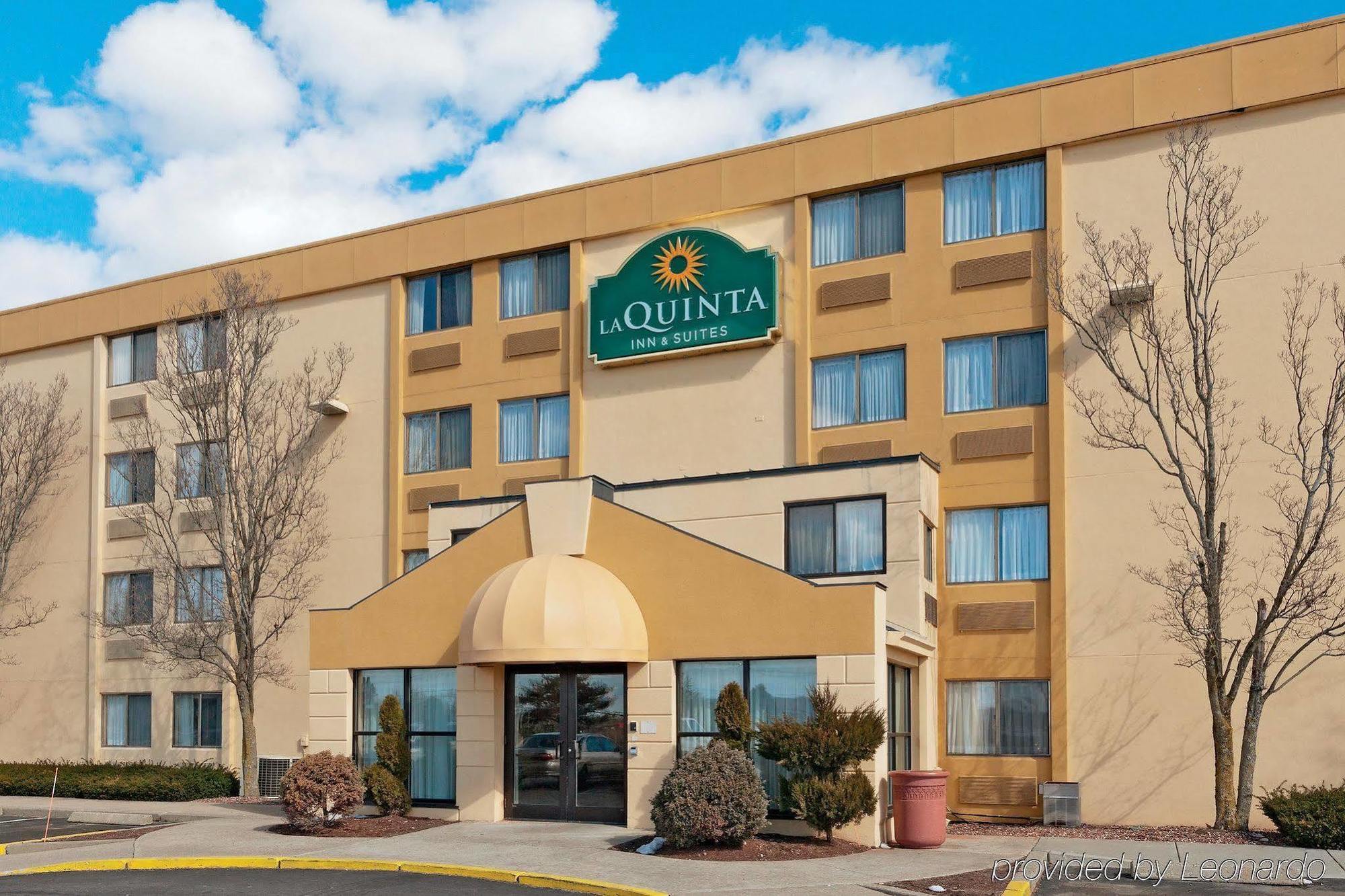 La Quinta By Wyndham Warwick Providence Airport Hotel Bagian luar foto