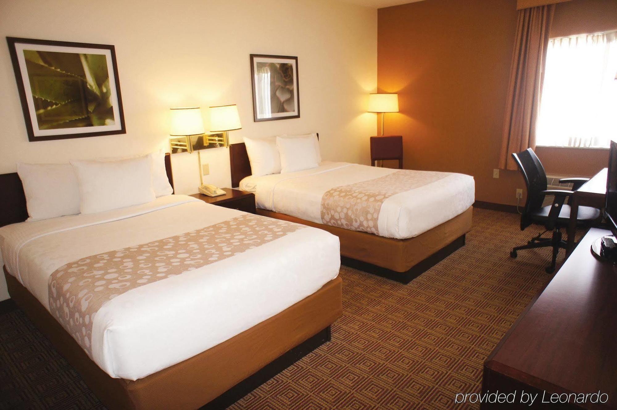 La Quinta By Wyndham Warwick Providence Airport Hotel Bagian luar foto